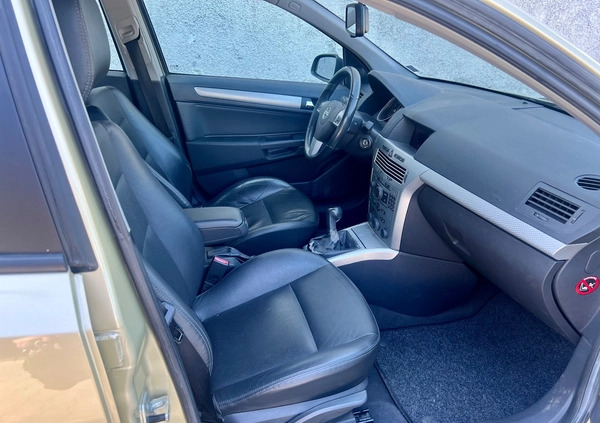 Opel Astra cena 6600 przebieg: 177000, rok produkcji 2004 z Strzelno małe 137